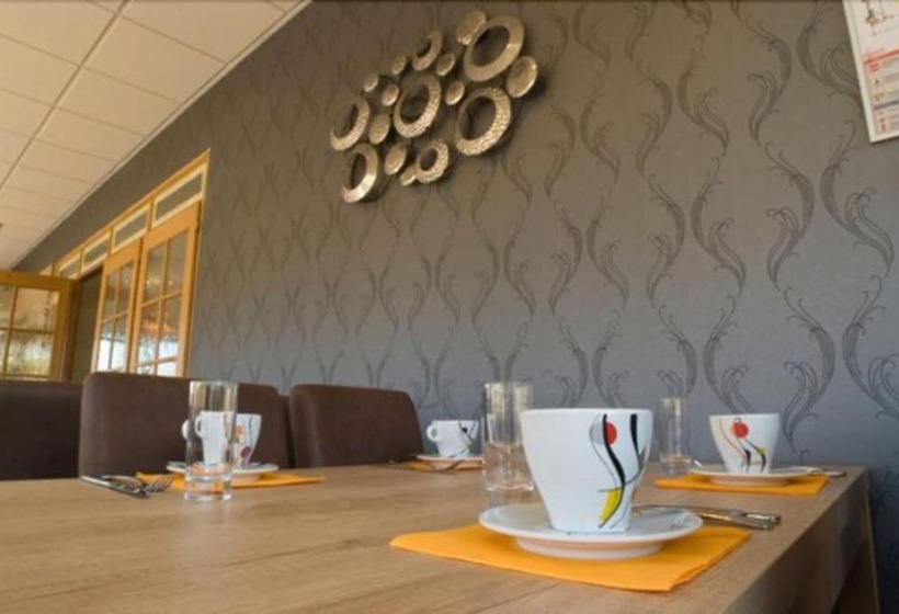 Logis Hotel Restaurant De La Madeleine