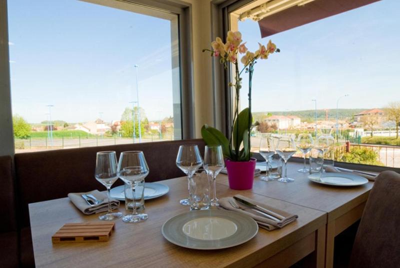 Logis Hotel Restaurant De La Madeleine