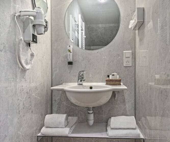 酒店 Restaurant De La Poste Et La Grange Detente, Espace Bienetre