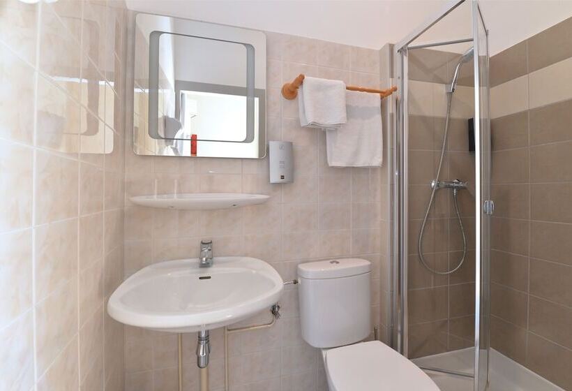 酒店 Restaurant Dontenville