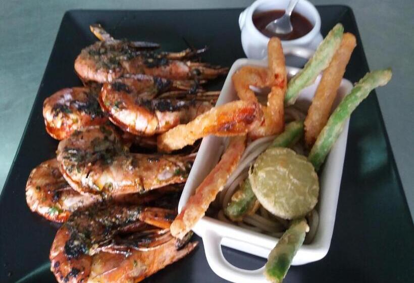 Отель Restaurant Le Traineau