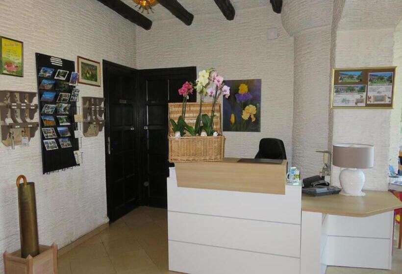 Отель Restaurant Le Traineau