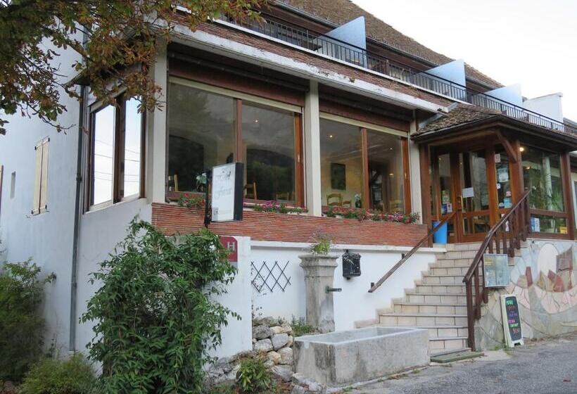 Отель Restaurant Le Traineau