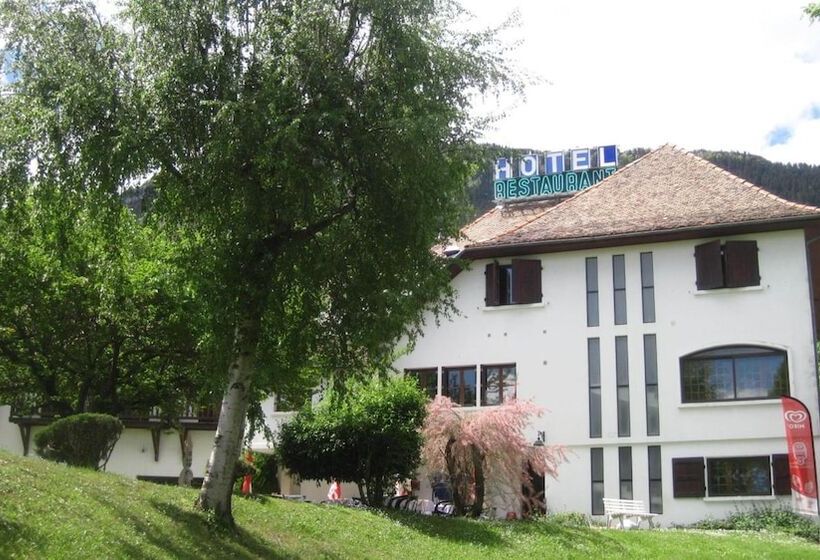 Отель Restaurant Le Traineau