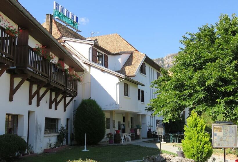 Отель Restaurant Le Traineau