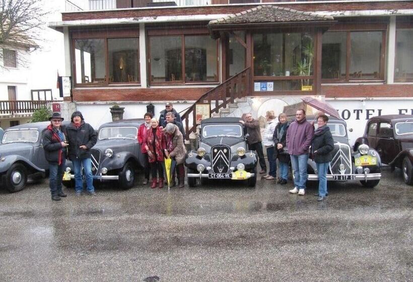 Отель Restaurant Le Traineau