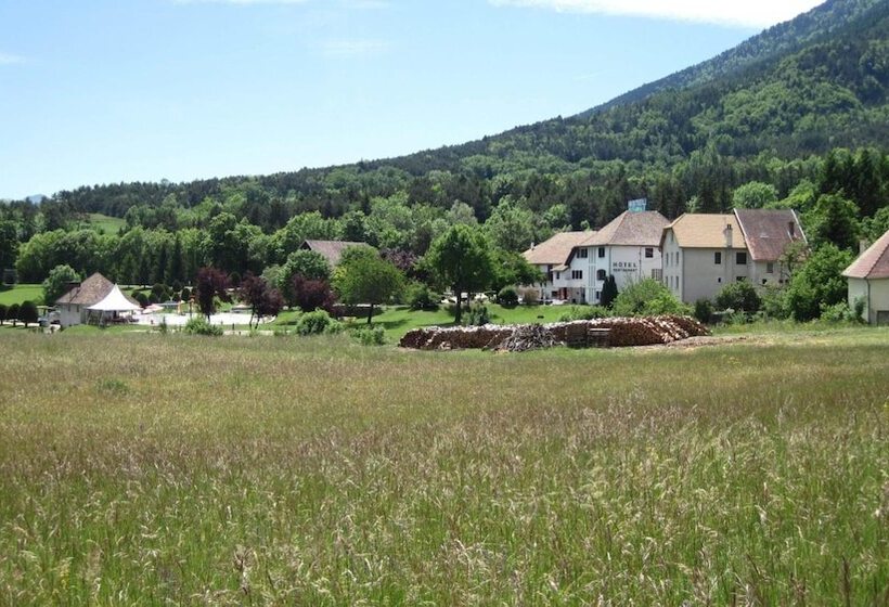 Отель Restaurant Le Traineau