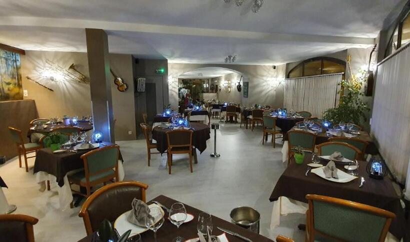 فندق Logis Hôtel Saint Hubert