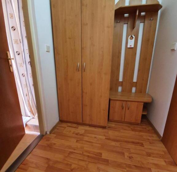 فندق Senica, Garni