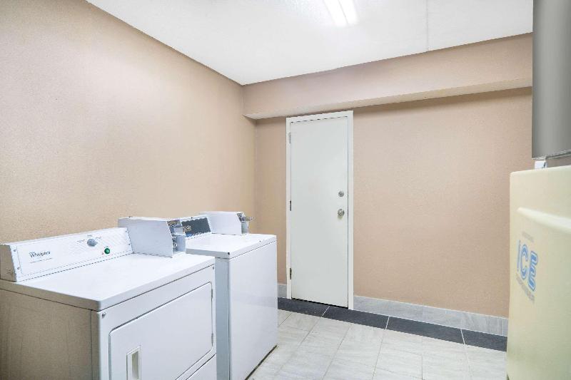 هتل Super 8 By Wyndham North Little Rock/mccain