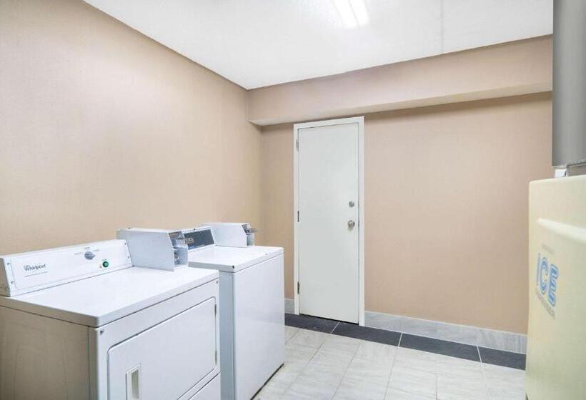 هتل Super 8 By Wyndham North Little Rock/mccain