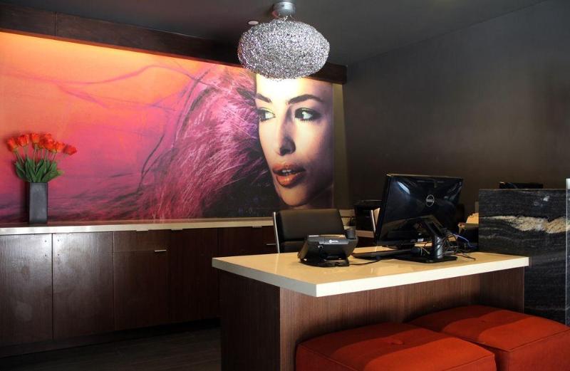 فندق The Blvd  & Suites  Adults Only