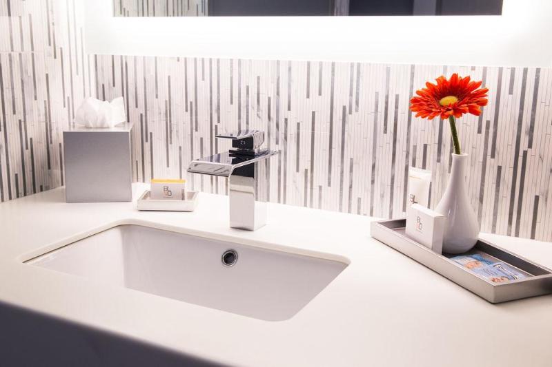 فندق The Blvd  & Suites  Adults Only