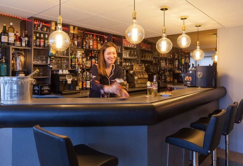 ホテル The Originals City, Hôtel Castel Burgond, Dijon Ouest