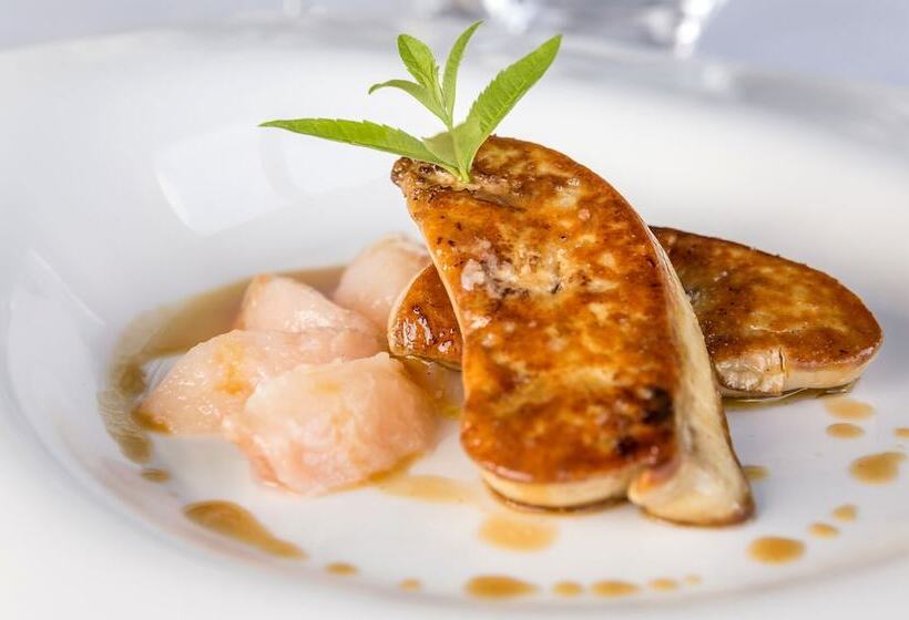 Logis Hotel Restaurant La Tour