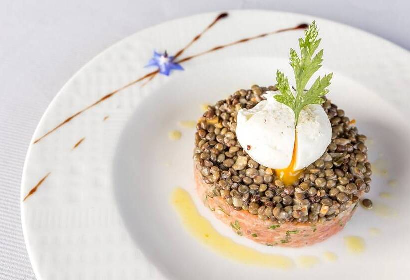 Logis Hotel Restaurant La Tour