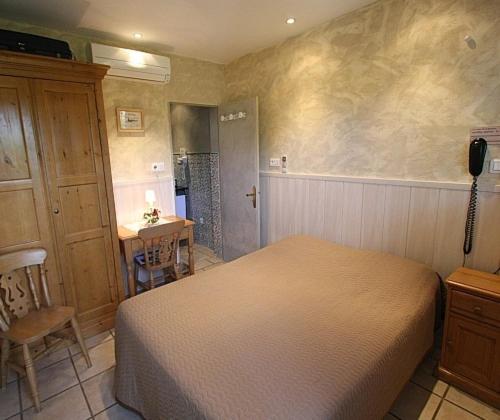 Logis Hotel Restaurant Hostellerie De La Tour