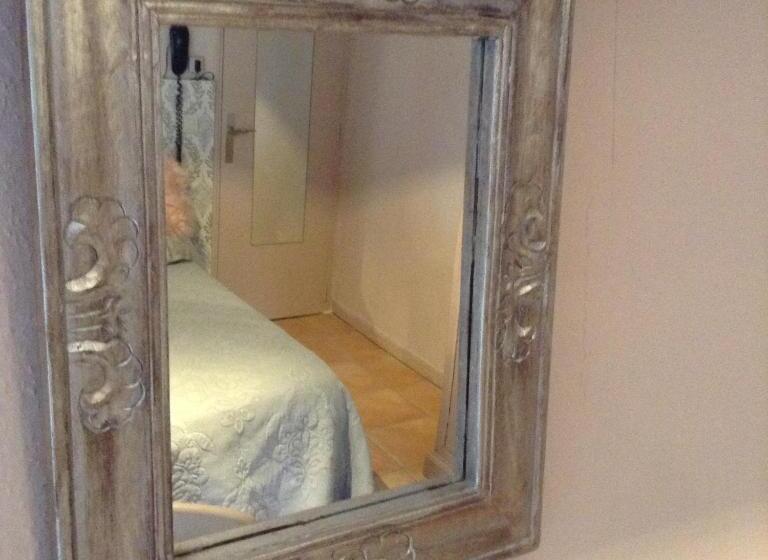 Logis Hotel Restaurant Hostellerie De La Tour