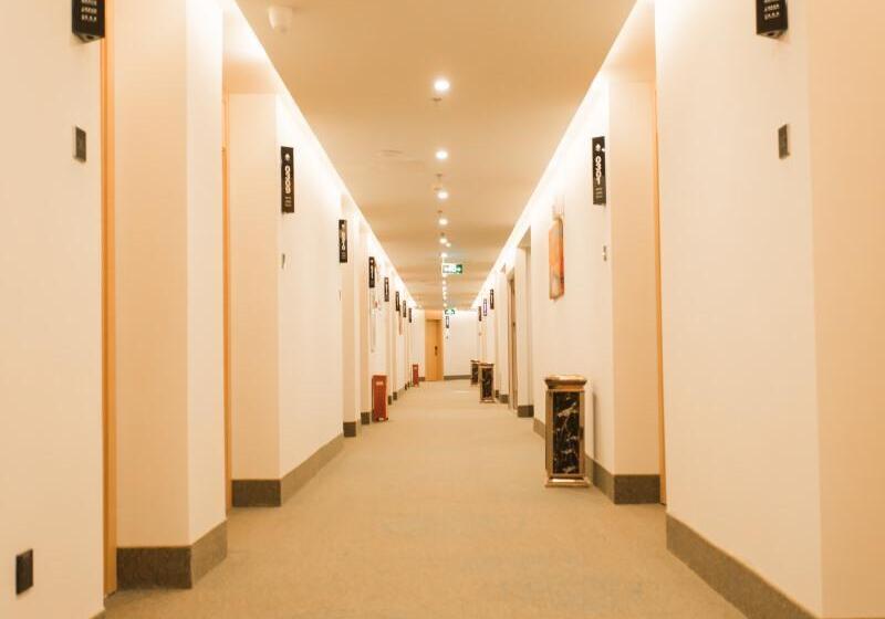 ホテル Greentree Innzhangjiakou High Speed Railway Station Business