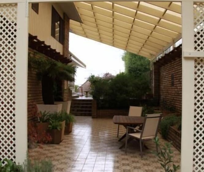 בית מלון כפרי Bathurst Heights B&b