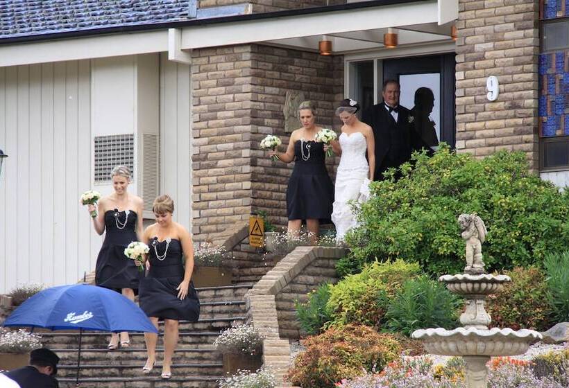 Отель Bathurst Heights B&b