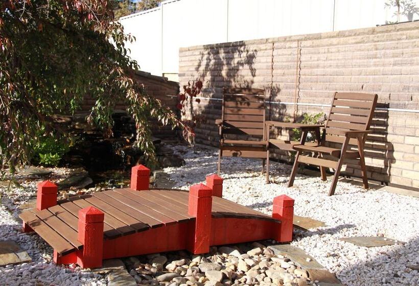 Отель Bathurst Heights B&b