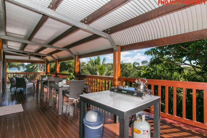 فندق Daintree Manor Bed & Breakfast