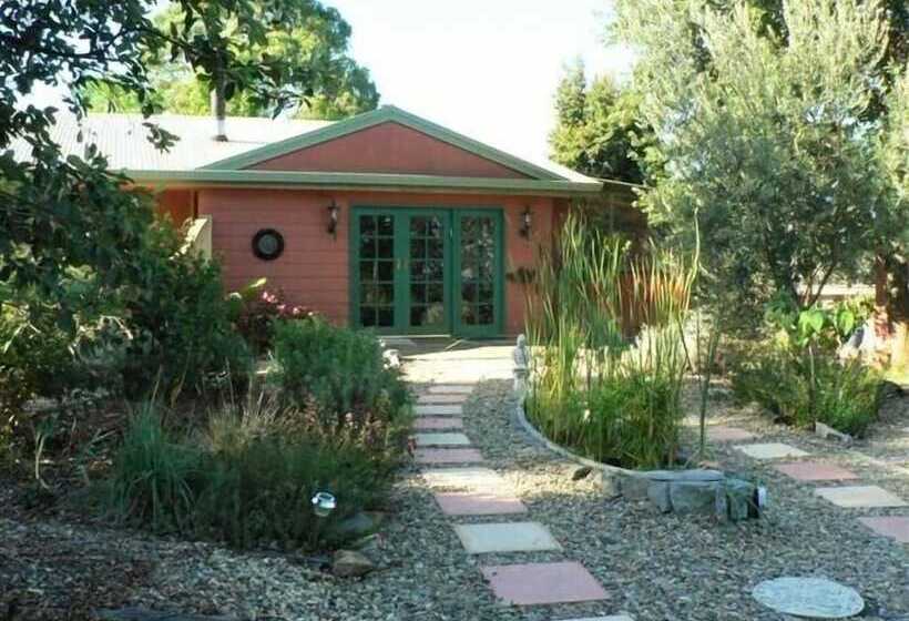 בית מלון כפרי Fernmark Inn