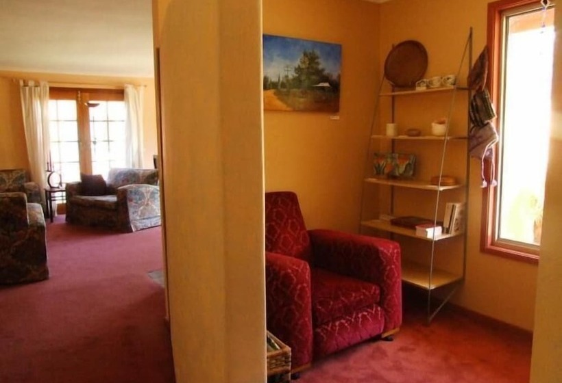 בית מלון כפרי Fernmark Inn