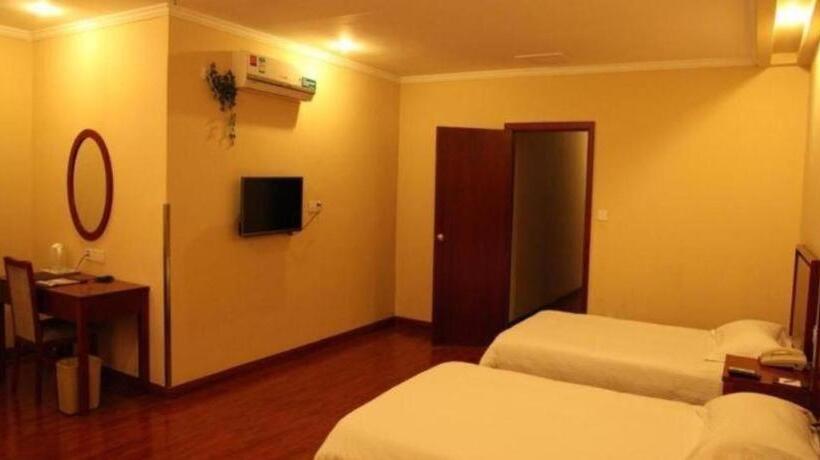 Отель Greentree Inn Yixing Zhangzhu Express