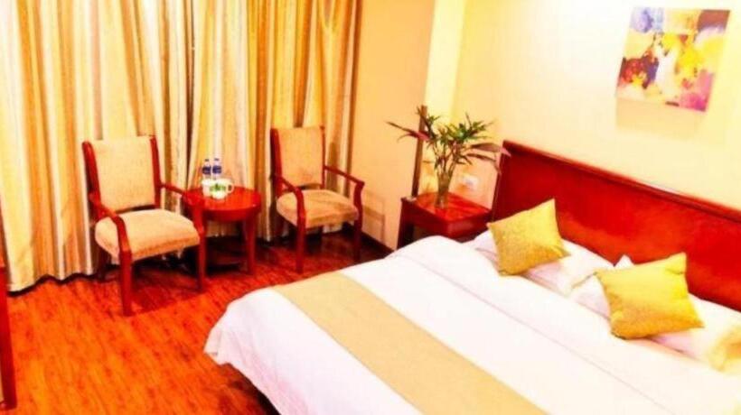 Отель Greentree Inn Yixing Zhangzhu Express