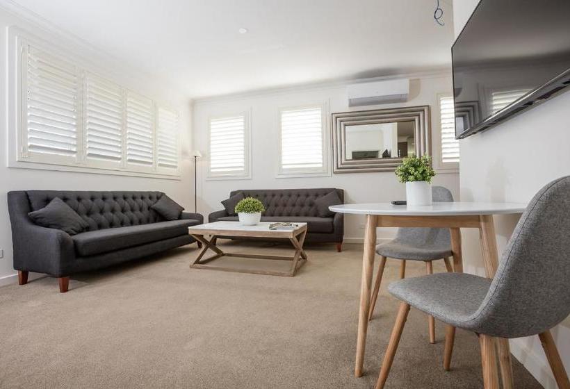 ホテル Newington Apartments