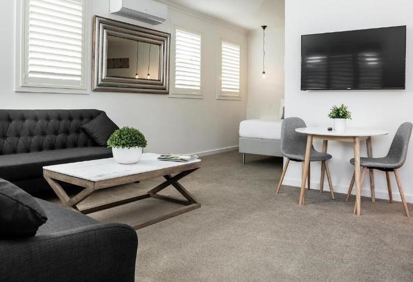 ホテル Newington Apartments