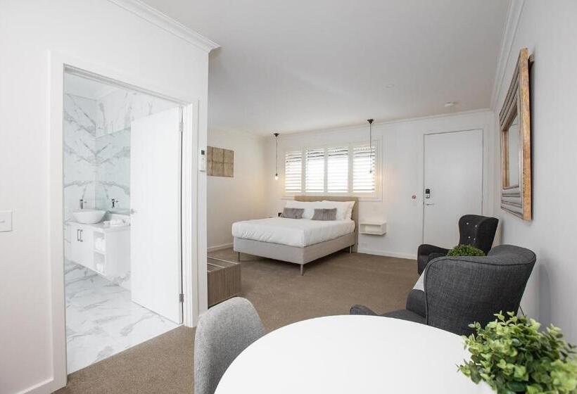 ホテル Newington Apartments