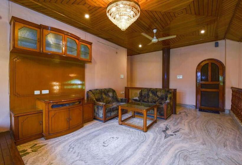 Отель Oyo 14371 Treetops Guest House