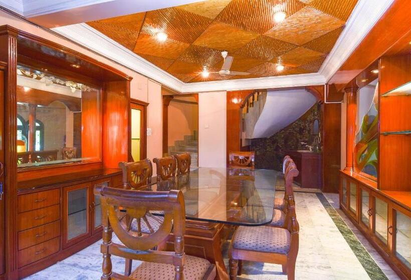 Отель Oyo 14371 Treetops Guest House