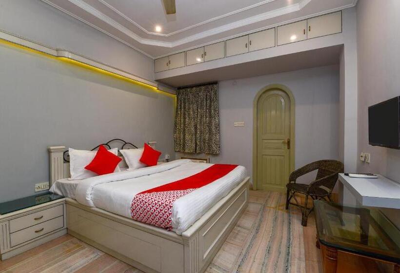 Отель Oyo 14371 Treetops Guest House