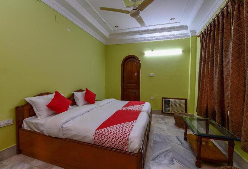 Отель Oyo 14371 Treetops Guest House