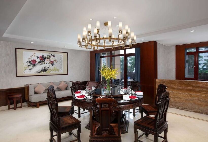 בית מלון כפרי Ramada Encore By Wyndham Qionghai Downtown