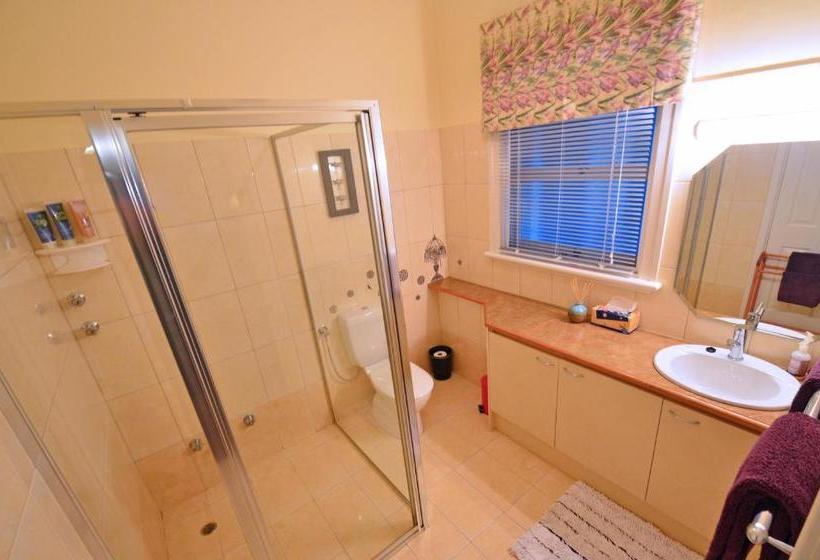 בית מלון כפרי Sojourn On Gale Bed & Breakfast