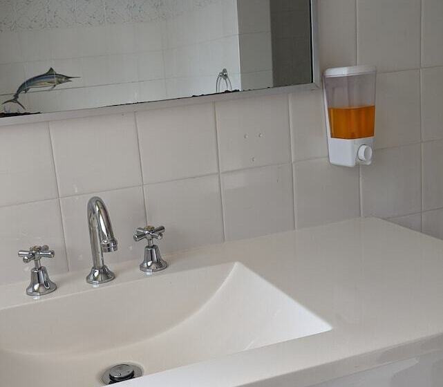 בית מלון כפרי Woolshed Eco Lodge