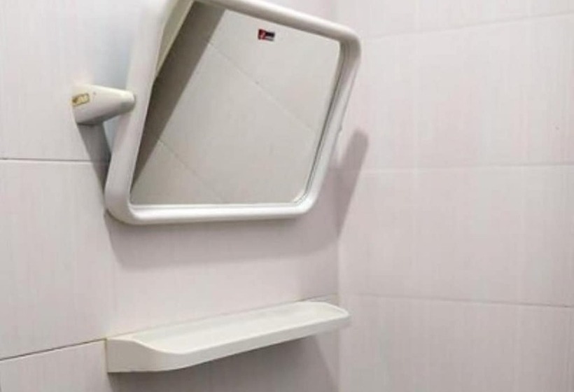 ホテル Yong Dee Apartment