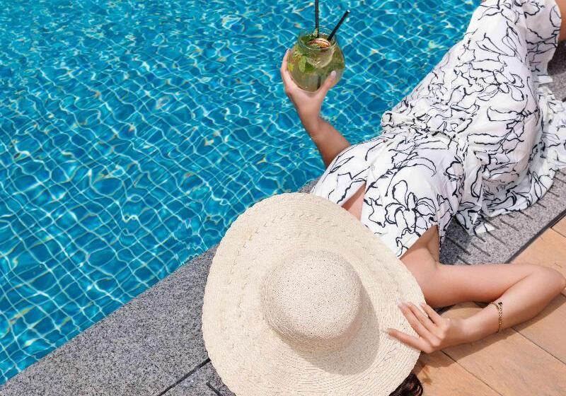 Отель Grand Mercure Dubai City