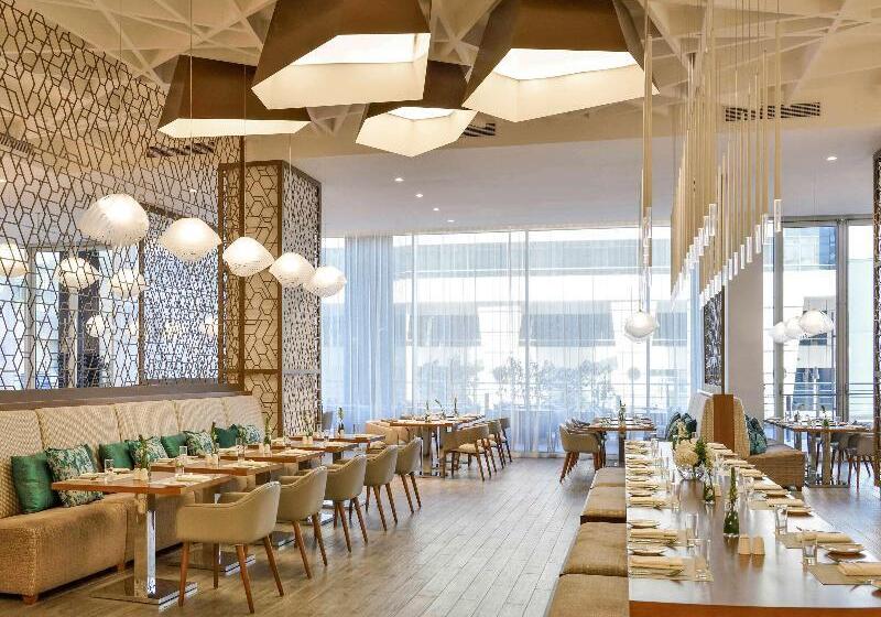 Отель Grand Mercure Dubai City