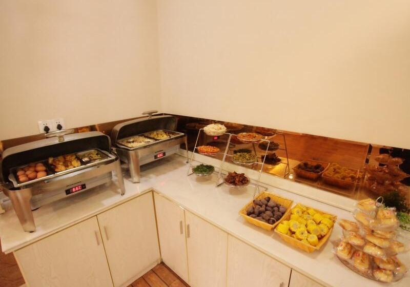 Отель Greentree Inn Zhenjiang Yangzhong Central Market Gangdong Bei Road