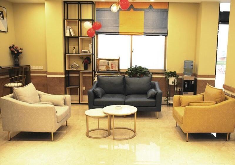 Отель Greentree Inn Zhenjiang Yangzhong Central Market Gangdong Bei Road