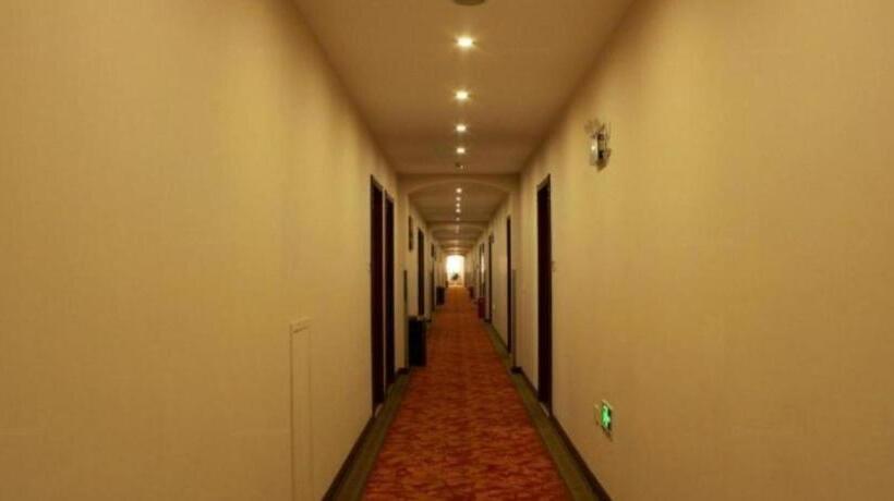 Отель Greentree Inn Zhenjiang Yangzhong Central Market Gangdong Bei Road