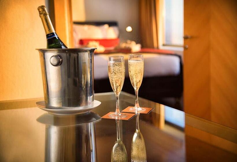 Boulevard Suites Ferrat