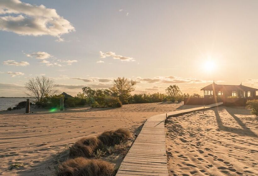 Carmelo Resort & Spa