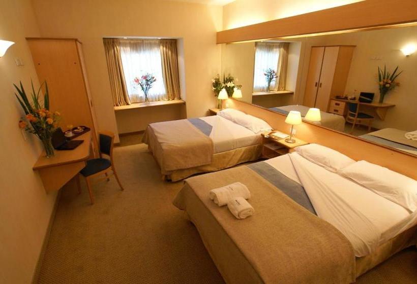 هتل Aeroparque Inn And Suites